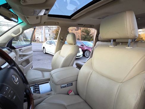 Used 2011 Lexus LX 570 4WD image 27