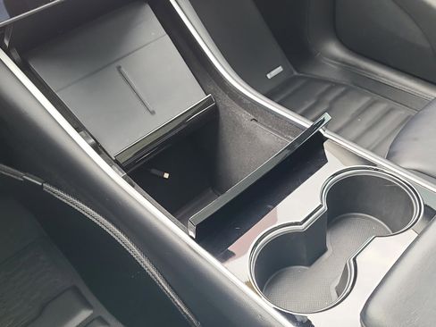 Used 2020 Tesla Model Y Long Range image 20