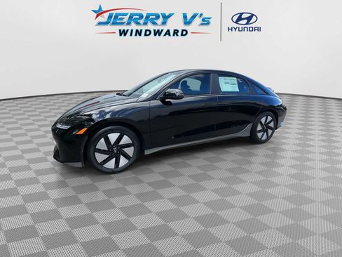 New 2025 Hyundai Ioniq 6 SE RWD image 4