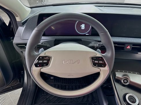 Used 2024 Kia EV6 Wind image 15