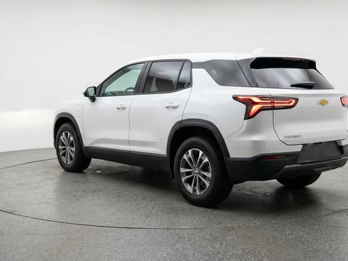 Used 2025 Chevrolet Equinox LT FWD image 6
