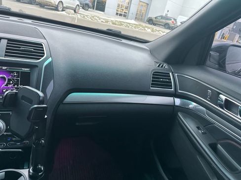 Used 2016 Ford Explorer Sport w/ Equipment Group 401A image 5