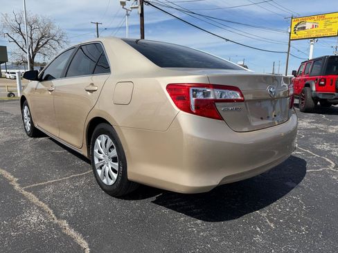 Used 2012 Toyota Camry LE image 8