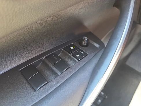 Used 2021 Toyota Corolla SE FWD image 22