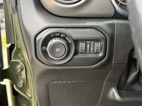Used 2022 Jeep Wrangler Unlimited Sport AWD/4WD image 12