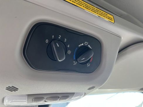 Used 2019 Ford Transit 150 XLT image 18