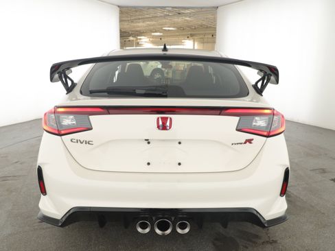 Used 2024 Honda Civic Type R image 5