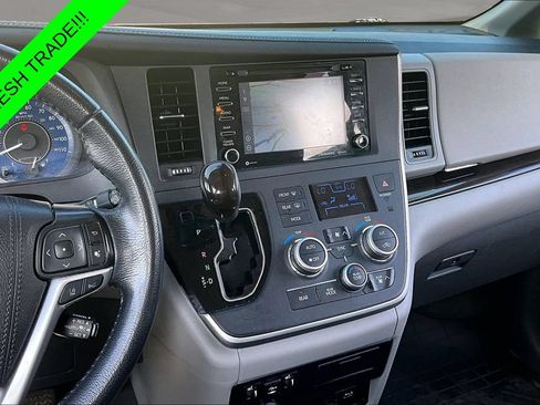 Used 2020 Toyota Sienna XLE Premium AWD/4WD image 9