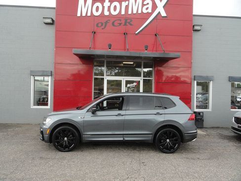 Used 2021 Volkswagen Tiguan SE R-Line image 2