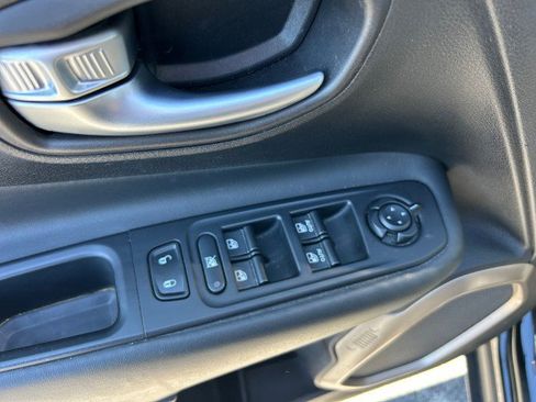 Used 2017 Jeep Renegade Limited w/ Trailer Tow Group image 15