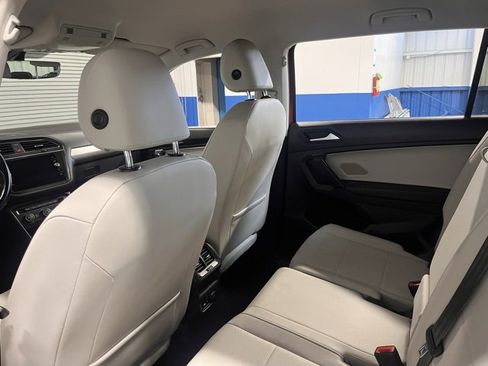 Used 2019 Volkswagen Tiguan SE image 18