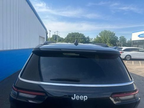 Used 2024 Jeep Grand Cherokee L Laredo w/ Luxury Tech Group I AWD/4WD image 7
