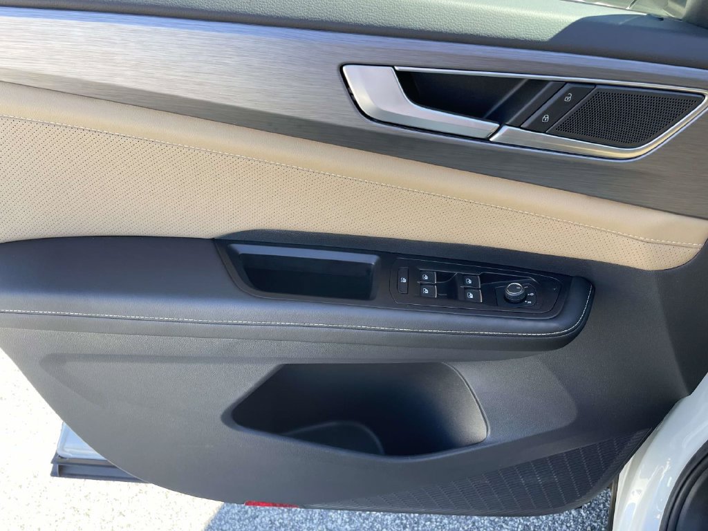 Certified 2026 Volkswagen Atlas Cross Sport SE FWD image 21