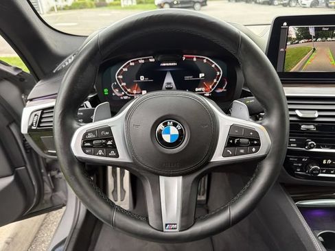 Used 2021 BMW M550i xDrive w/ Dynamic Handling Package AWD/4WD image 18