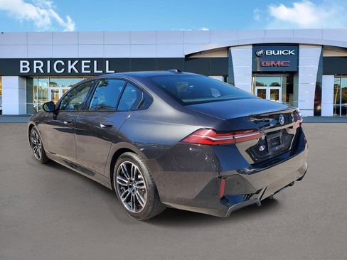 Used 2025 BMW 530i image 4