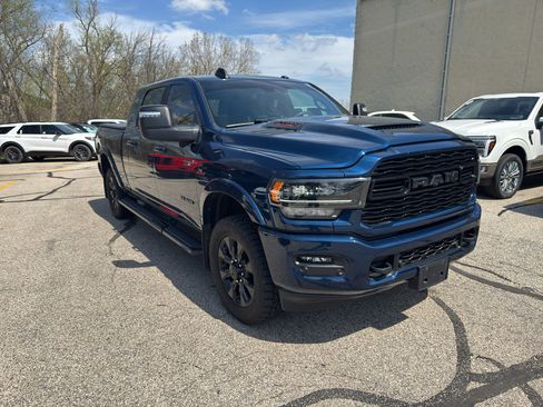 Used 2024 RAM 2500 Limited AWD/4WD image 3