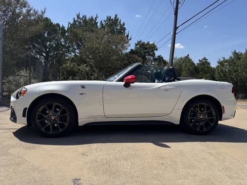 Used 2019 FIAT 124 Spider Abarth w/ Convenience Group RWD image 11