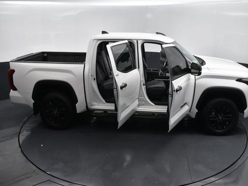 Used 2025 Toyota Tundra SR5 image 33
