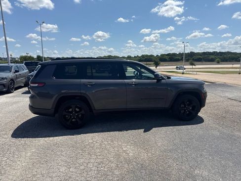 Used 2023 Jeep Grand Cherokee L Laredo AWD/4WD image 8