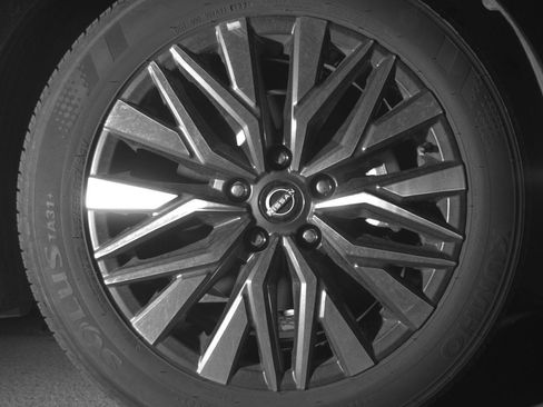 Used 2025 Nissan Altima 2.5 SV image 13