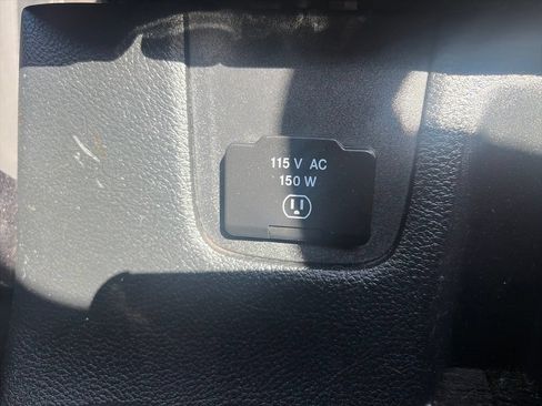 Used 2017 Jeep Wrangler Unlimited Sahara w/ Connectivity Group AWD/4WD image 33