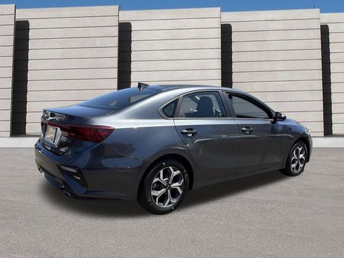 Used 2021 Kia Forte LXS FWD image 4