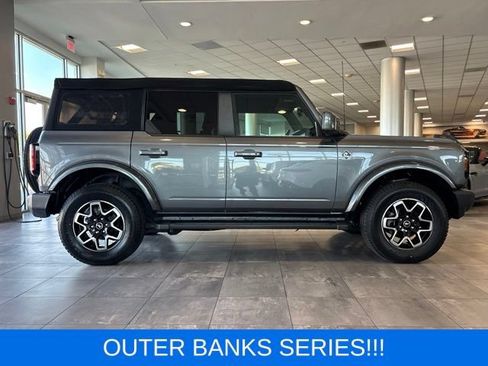 Used 2023 Ford Bronco Outer Banks AWD/4WD image 3