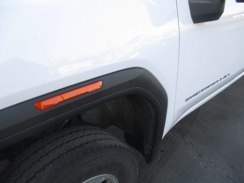 Used 2024 GMC Sierra 2500 Pro w/ Convenience Package image 15