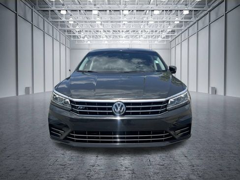 Used 2017 Volkswagen Passat 1.8T R-Line w/ R-Line Lighting Package FWD image 2
