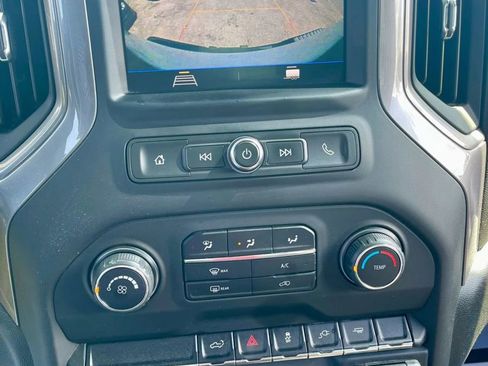 Used 2020 Chevrolet Silverado 2500 Custom w/ Custom Value Package RWD image 8