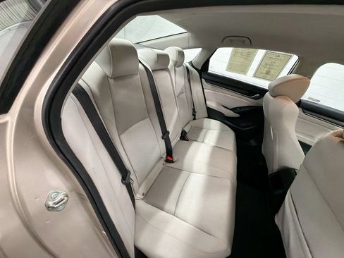 Used 2018 Honda Accord LX image 24