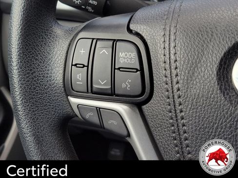 Used 2019 Toyota Highlander LE FWD image 29