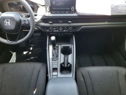 Used 2025 Honda Accord SE image 18