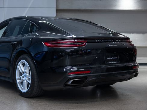 Used 2020 Porsche Panamera image 23