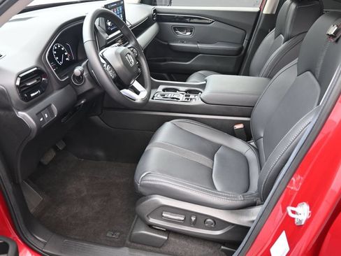 Used 2025 Honda Pilot Touring image 16