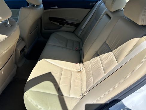 Used 2011 Honda Accord EX-L image 6
