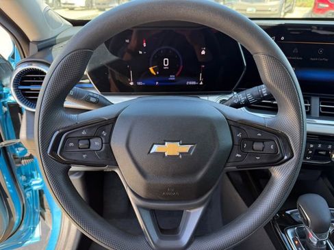 Used 2025 Chevrolet Trax LT image 15