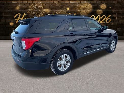 Used 2021 Ford Explorer XLT image 6