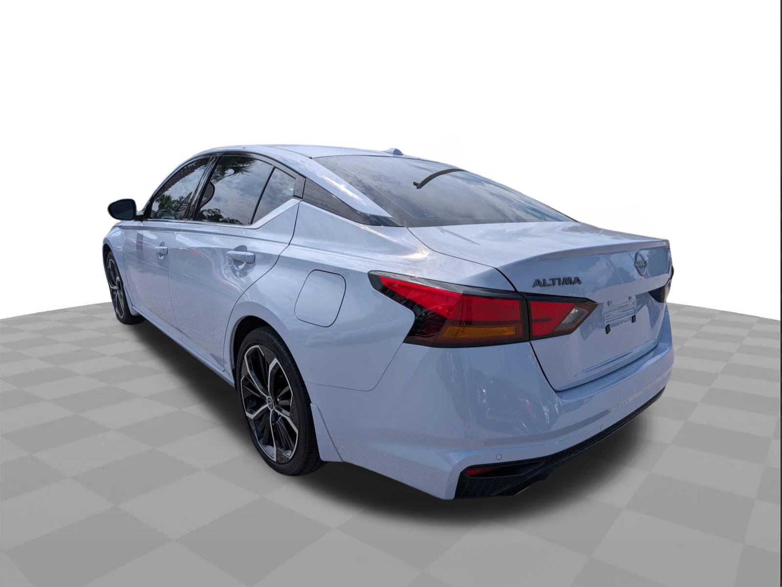 Used 2024 Nissan Altima 2.5 SR w/ SR Premium Package FWD image 6