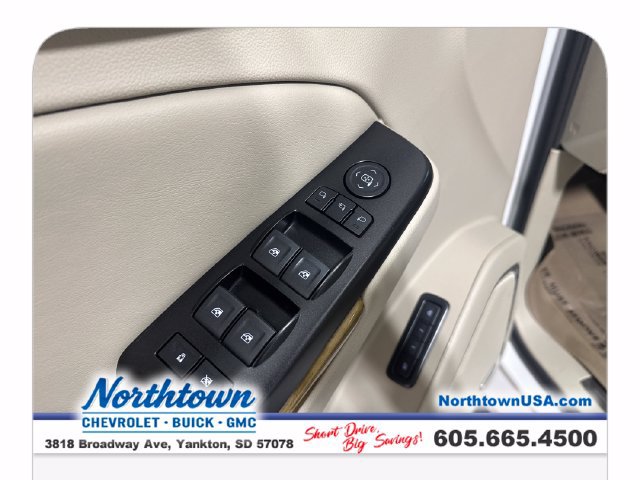 Used 2017 GMC Yukon Denali w/ Open Road Package AWD/4WD image 11