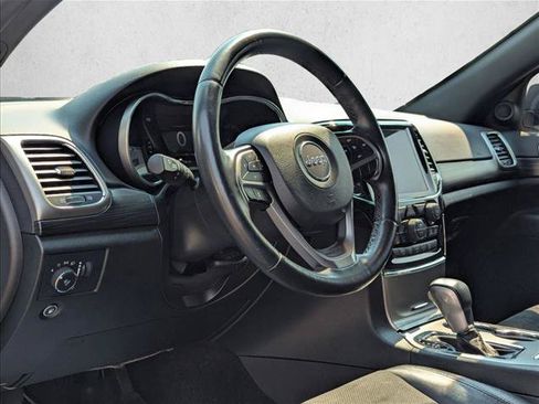 Used 2022 Jeep Grand Cherokee Laredo X AWD/4WD image 10