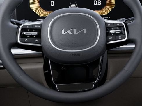 Used 2026 Kia Carnival LXS FWD image 29