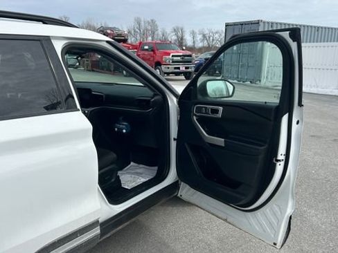 Used 2020 Ford Explorer XLT w/ Comfort Package image 50