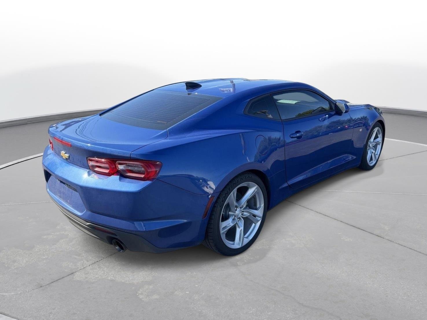 Used 2021 Chevrolet Camaro LS RWD image 5