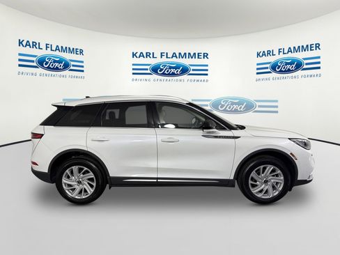 Used 2022 Lincoln Corsair FWD image 2