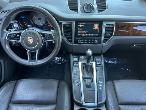 Used 2018 Porsche Macan S image 27