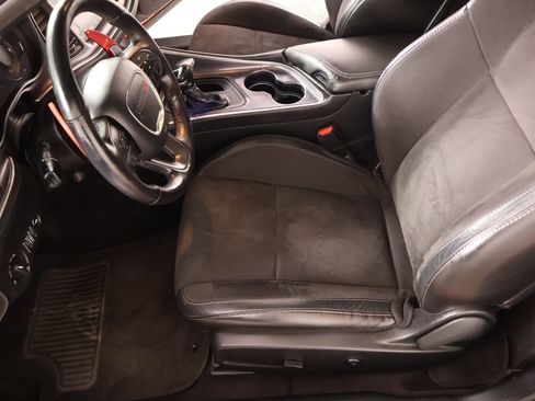 Used 2018 Dodge Challenger SXT Plus RWD image 11