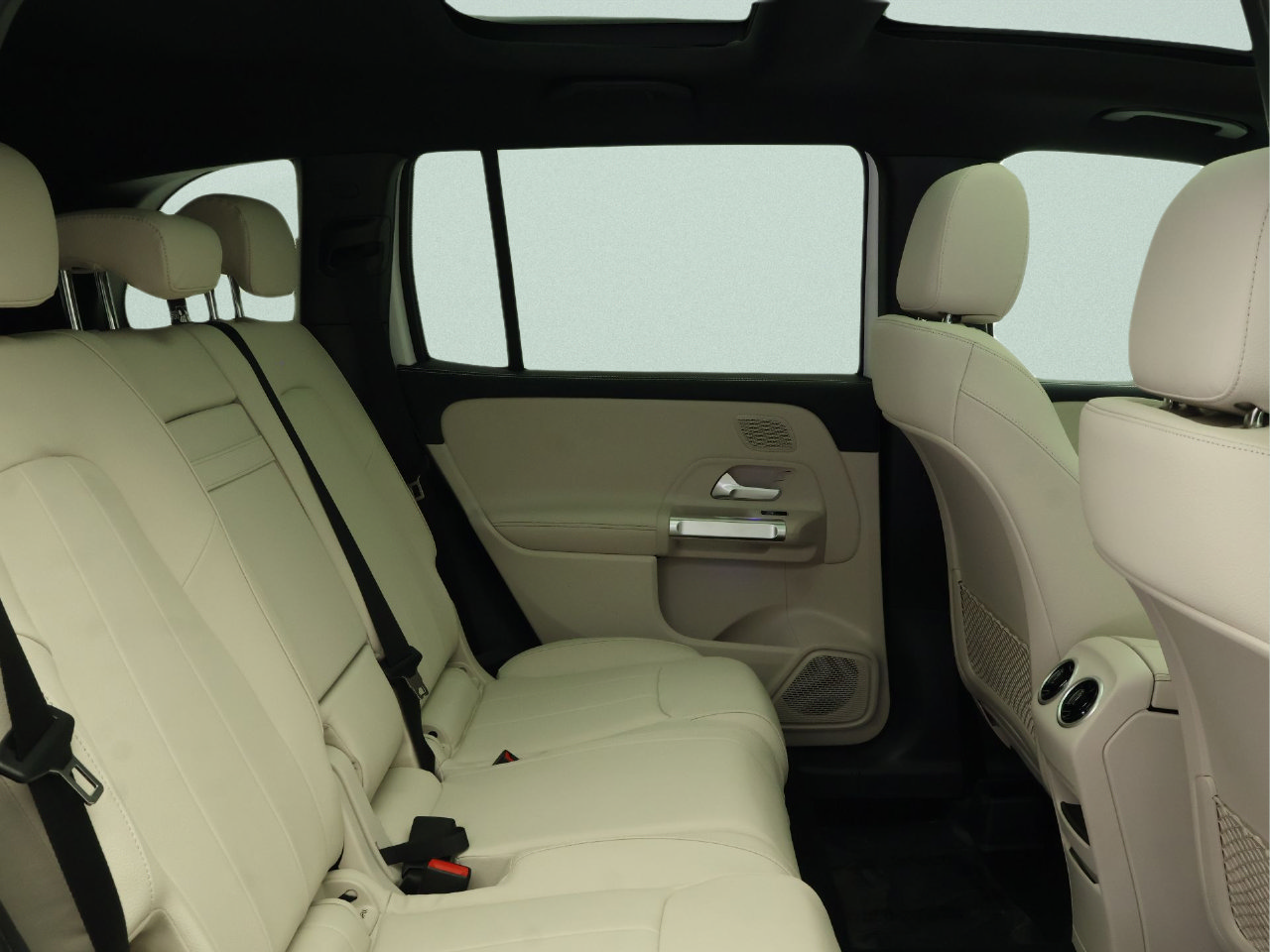 New 2026 Mercedes-Benz GLB 250 image 8