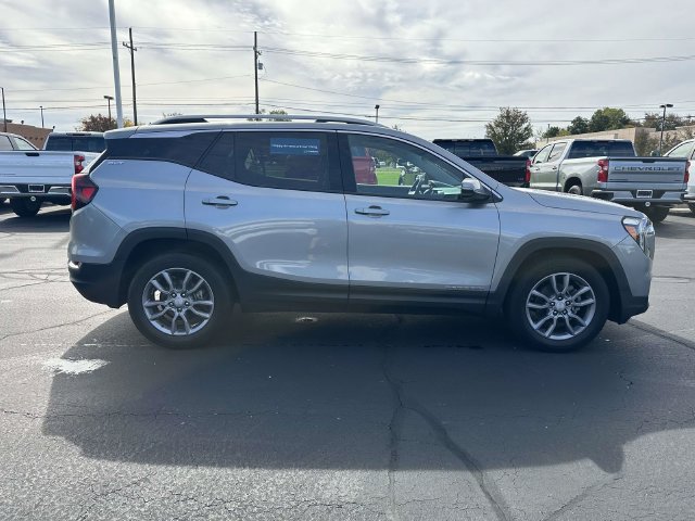 Certified 2024 GMC Terrain SLT FWD image 8