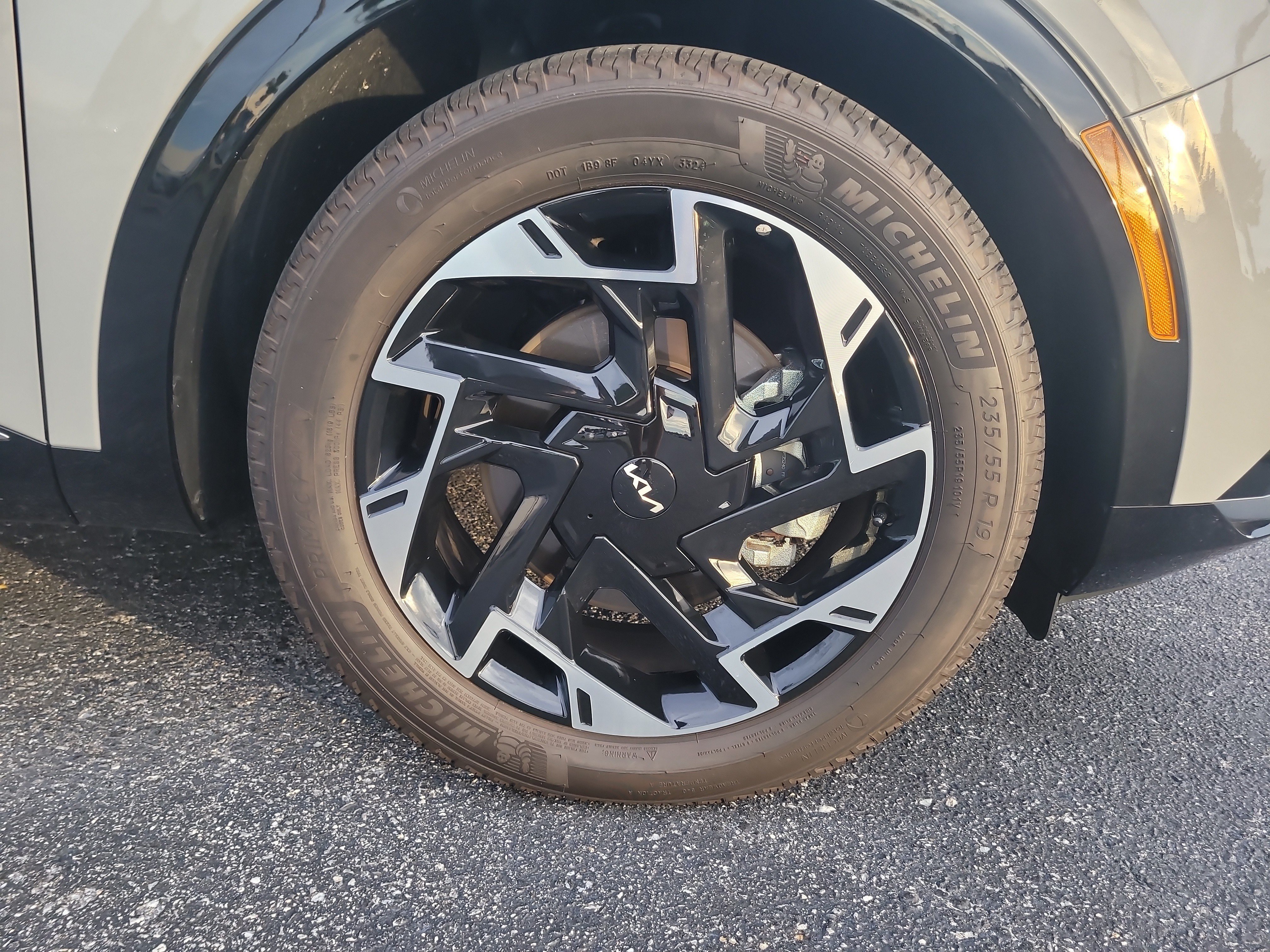 Used 2025 Kia Sportage SX FWD image 9
